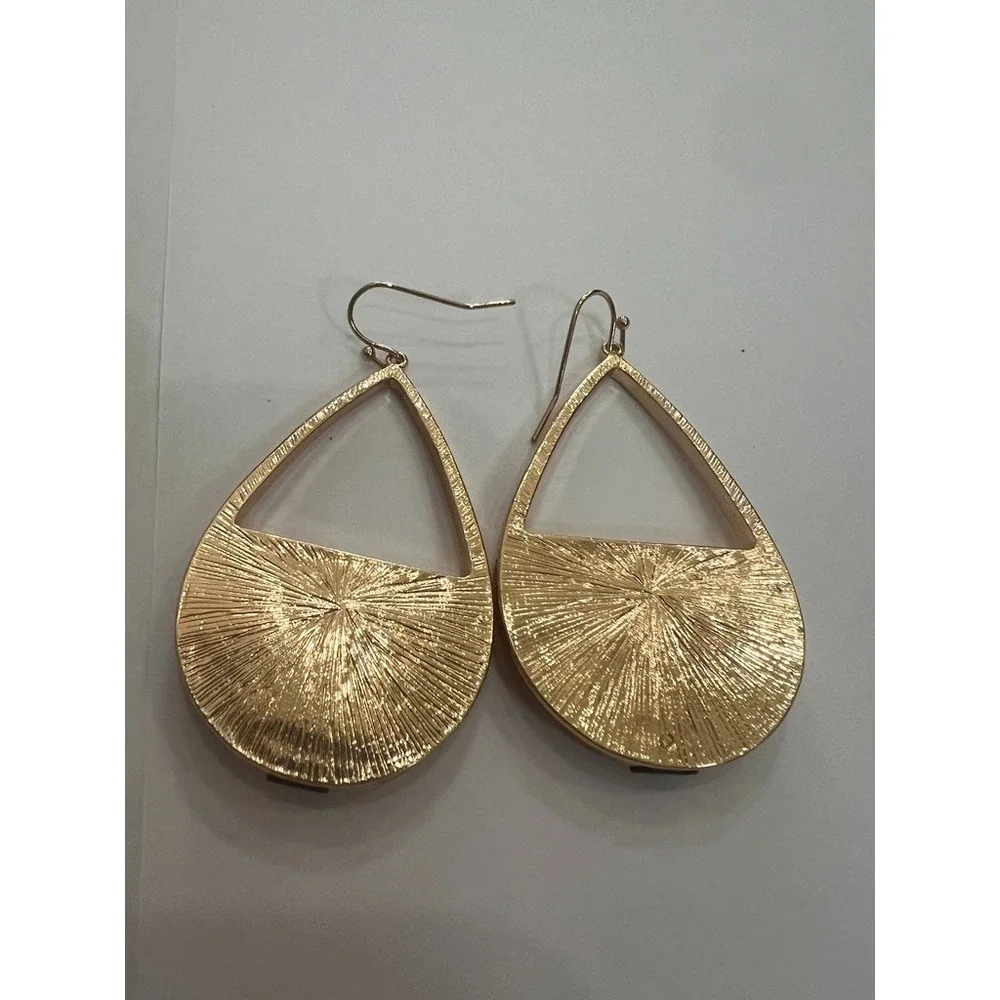 Uncas Int Gold Blush Wine Dangle Earrings Resin Wood Earth Tones Vendor Sample‎